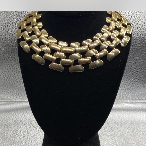 Ladies “” Statement ^^^^ LuXX *** Gold Necklace - Picture 4 of 5